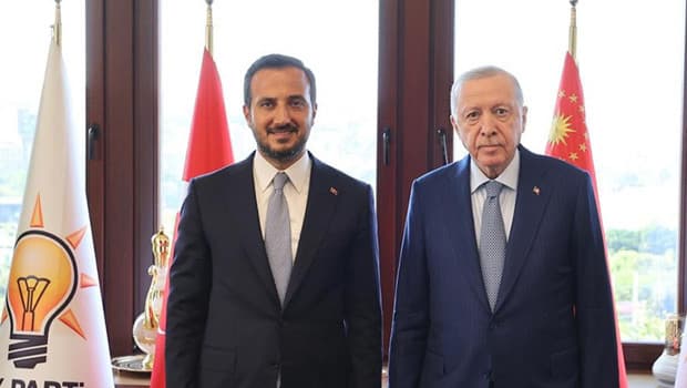 Cumhurbaşkanı Erdoğan AK Parti İstanbul İl Başkanlığı'nda teşkilatla bir araya geldi