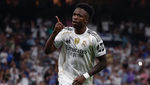 Real Madrid, Vinicius Junior'ın sözleşmesini uzattı