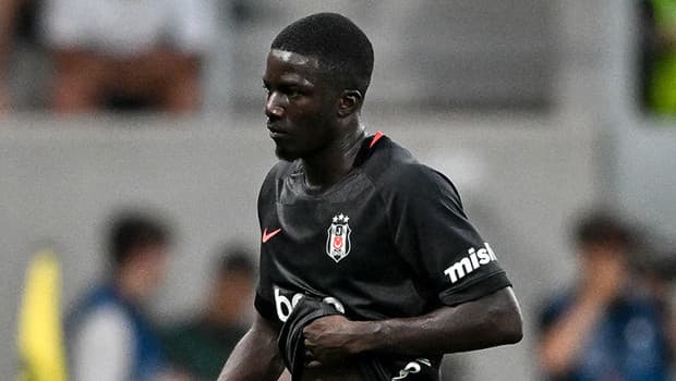 Ouattara, Hradec Kralove maçındaki kırmızı kartın ardından Beşiktaş camiasından özür diledi
