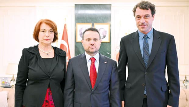 Adalet Bakanı Gürlek'ten Mumcu ailesine ziyaret: "Tetikçilerin arkasındaki bağlantılar ortaya çıkarılacak"
