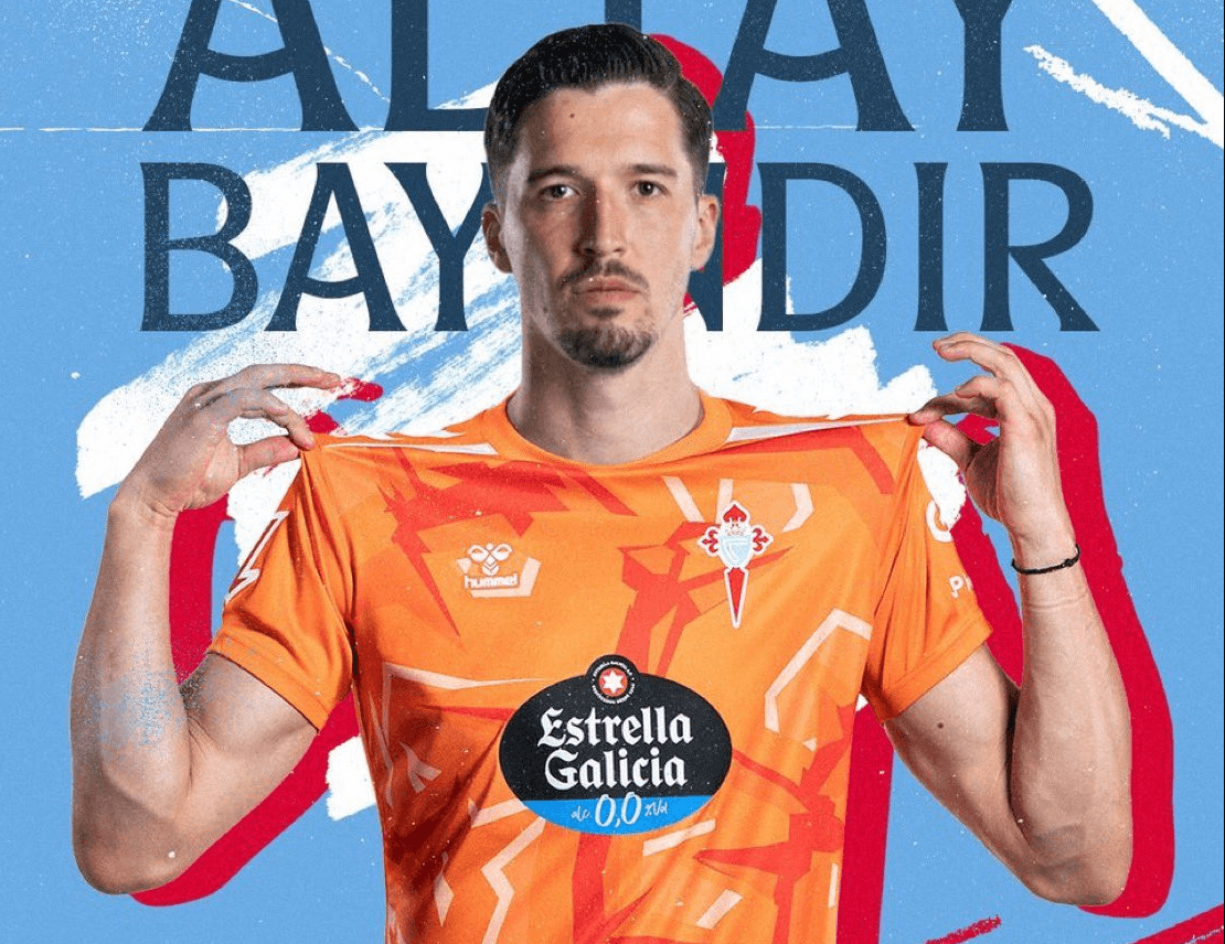 Altay Bayındır yeni kulübünde resmen sözleşme imzaladı