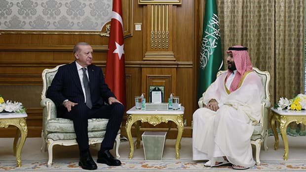 Erdoğan'dan Suudi Arabistan'a kritik ziyaret: Veliaht Prens Selman ile görüştü