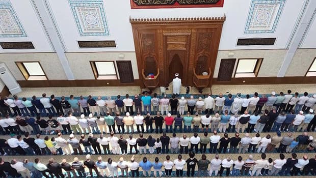 Bursa'da 'Sunrooflu Cami' ilgi odağı oldu: Kubbesi açılıp kapanabiliyor