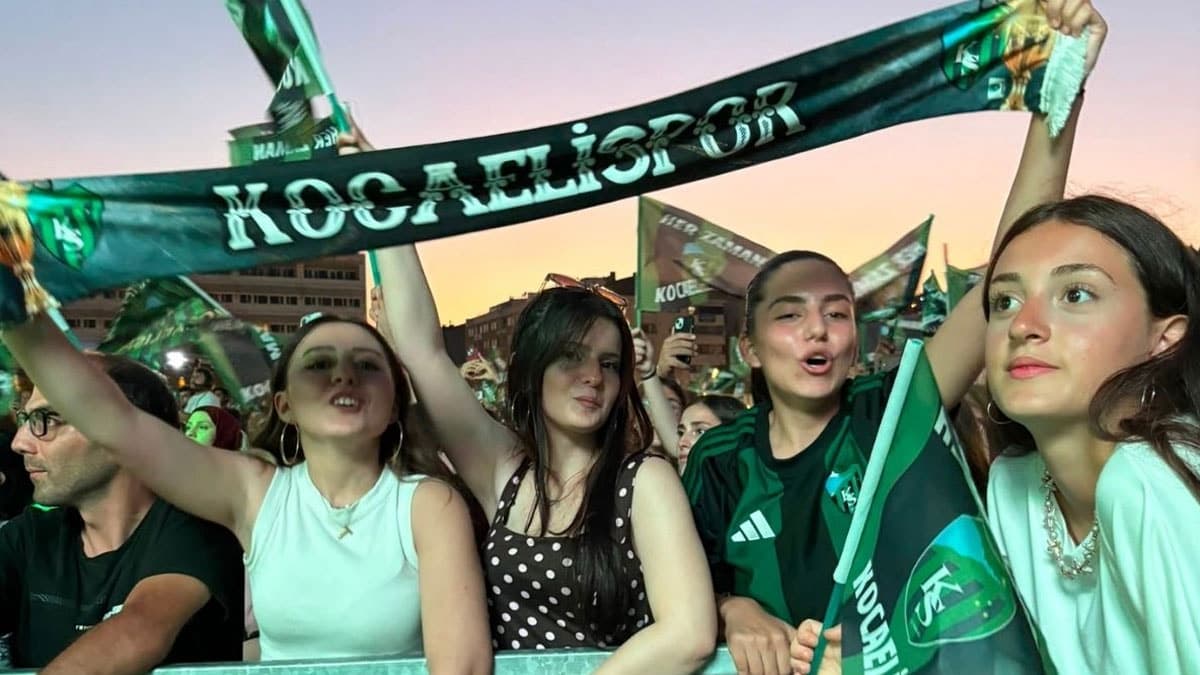 Kocaelispor yeni sezona taraftar desteğiyle giriş yaptı