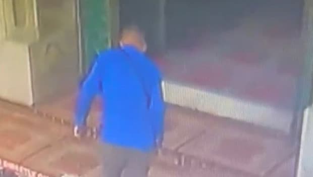 Fatih'te tarihi camide 450 bin liralık hırsızlık: Saniye saniye kamerada