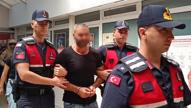 Yunanistan'a kaçacakken jandarma operasyonuyla yakalandı