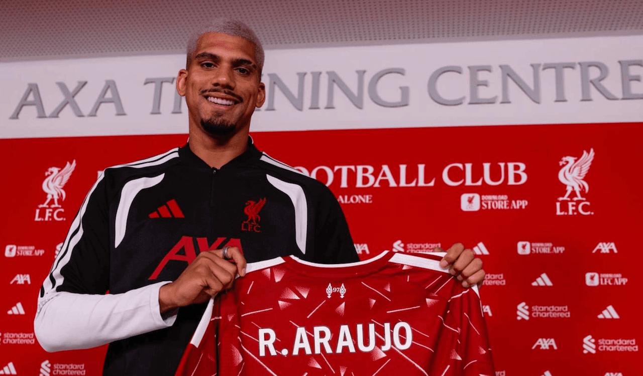 Liverpool, Araujo'yu kiralık olarak kadrosuna kattı