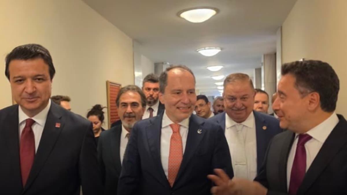 Üç Lider Aynı Karede: Yeni Siyasi İttifak mı Kuruluyor?