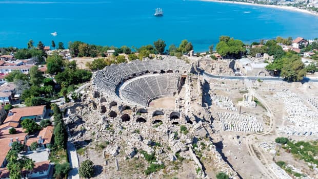Aspendos Antik Kenti'nde 2 Bin 400 Yıllık Mezar Bulundu: Define, Antik Bir Güreşçiye Ait Olabilir