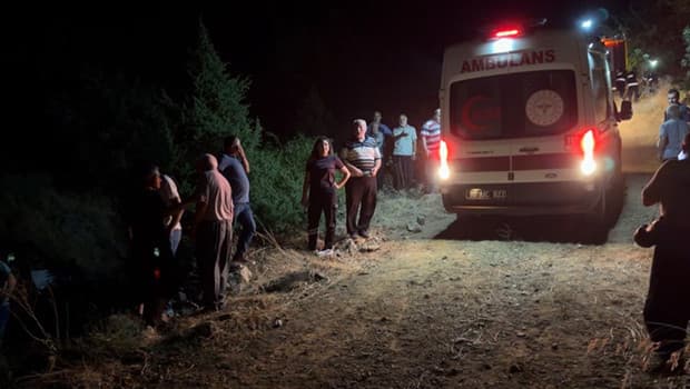 Osmaniye'de tarladan dönüşü faciaya dönüşen kaza: Traktör dere yatağına devrildi, karı koca hayatını kaybetti