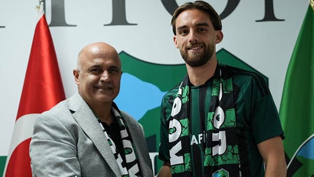 Kocaelispor, tecrübeli orta saha Berkan Kutlu'yu renklerine bağladı