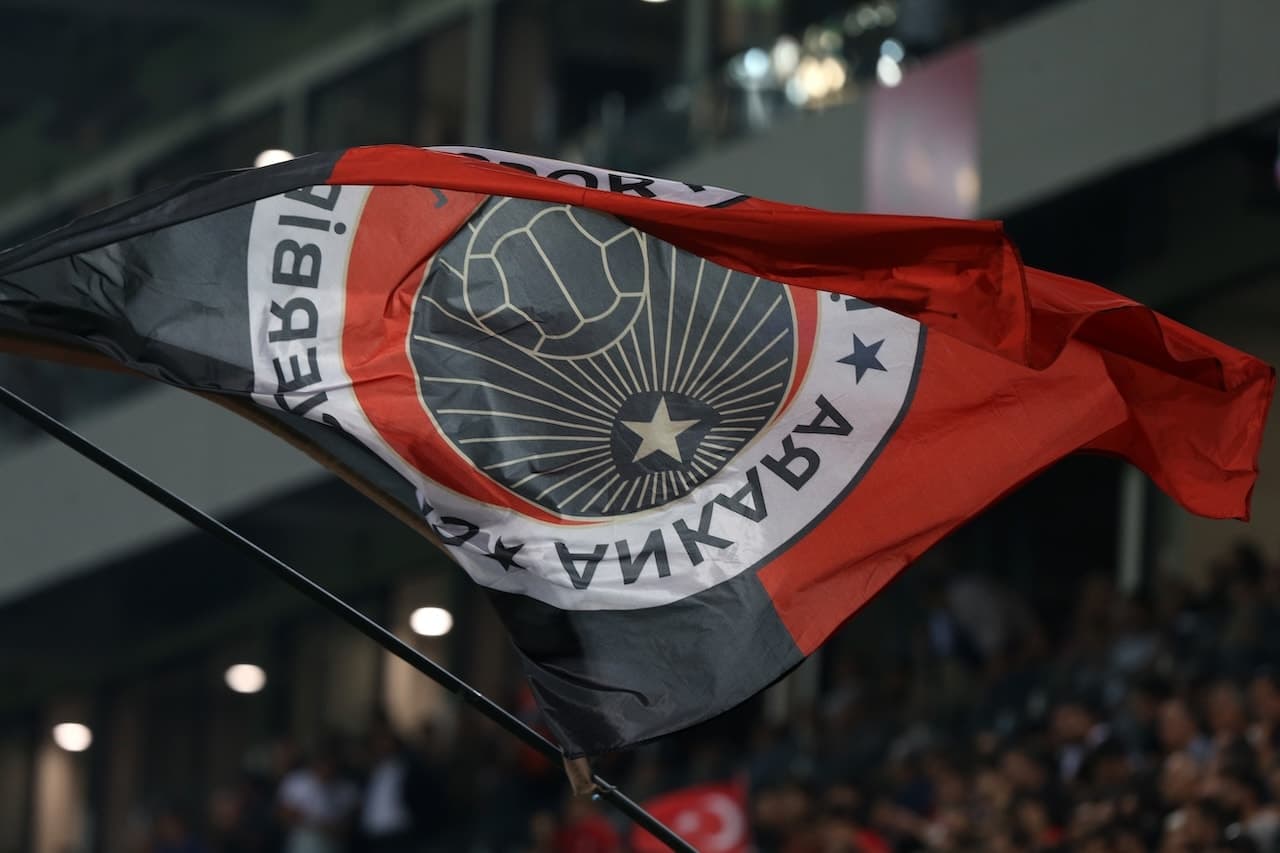 Fenerbahçe derbisinde bilet fiyatları tartışma yarattı