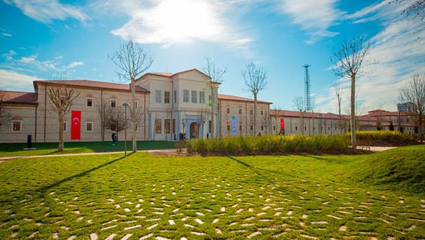 Dünyanın en iyi yeşil kütüphanesi Türkiye’den! Bakan Ersoy: Rami kütüphanemiz ülkemize büyük bir gurur yaşattı