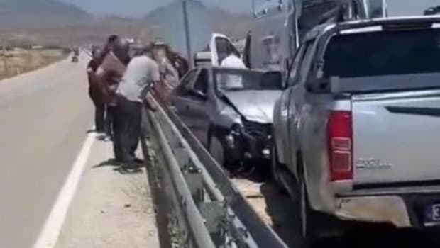 Kayseri'de feci kaza: Otomobil ve kamyonet kafa kafaya çarpıştı, bir kişi can verdi