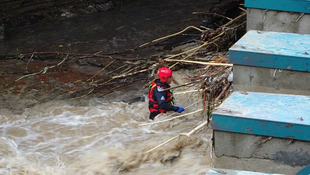 Giresun'da sel felaketi: Keşap'ta 2 kişi aranıyor