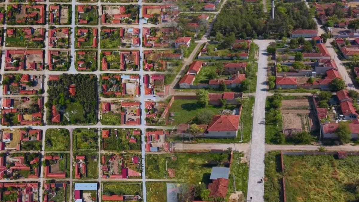 Barcelona’yı andıran mimarisiyle dikkat çeken 113 yıllık köy