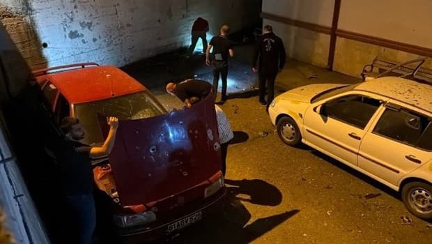Trabzon Arsin'de İHA paniği: Araçların üzerine düşen insansız hava aracı patladı