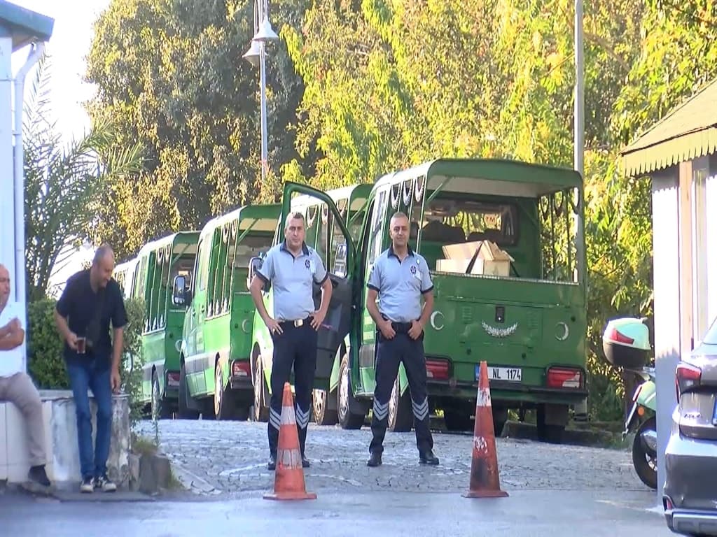 Süleymancılar cemaatinin eski liderinin mezarı için feth-i kabir kararı uygulanmaya başlandı