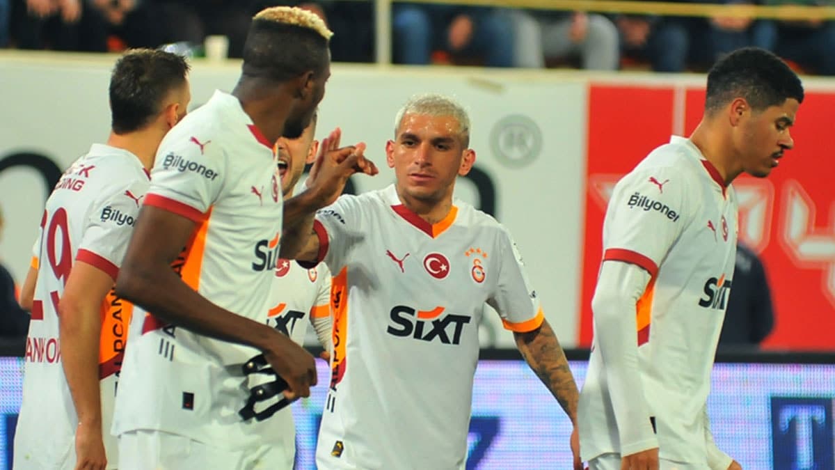 Galatasaray'da ayrılık şoku: Şampiyonlukların mimarı yuvadan uçuyor