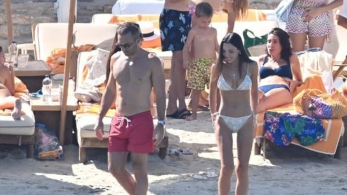 Vakko'nun veliahtı sevgilisiyle Bodrum'da: Önce denize girdi, sonra fotoğrafını çekti