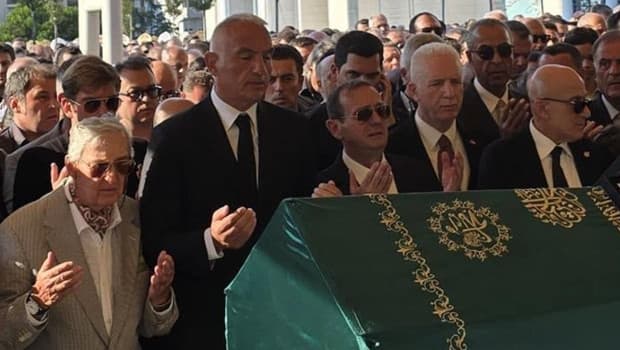 Bakan Ersoy, iş insanı Birol Altınkılıç'ın cenazesine katıldı