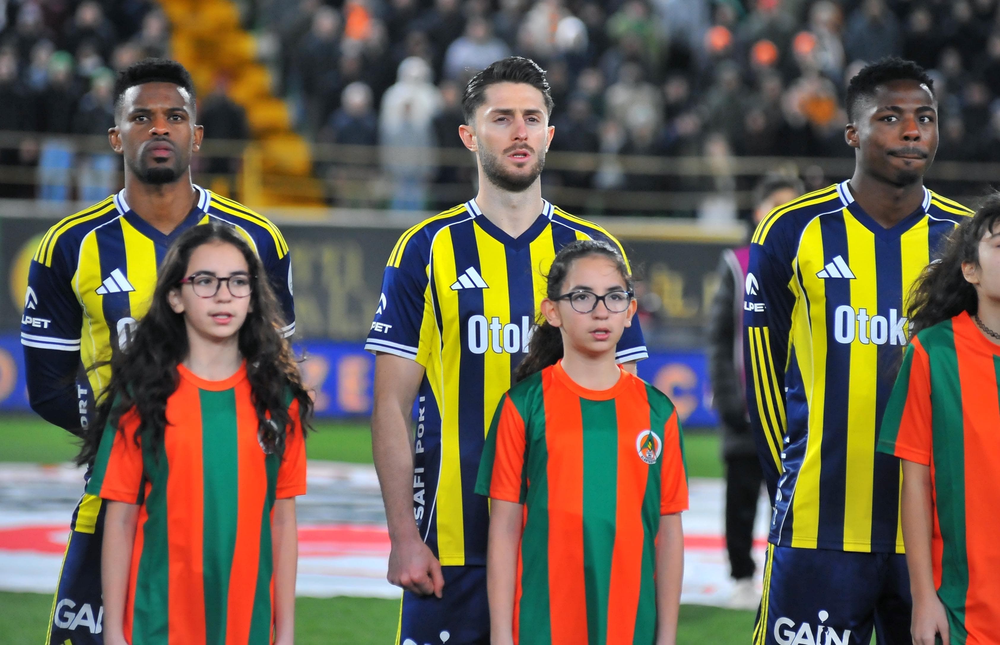 Fenerbahçe'de ayrılık rüzgarı: Bir ayrılık daha resmen açıklandı