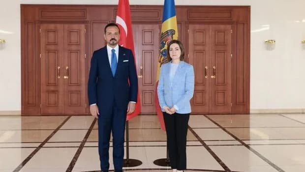 AK Parti'li Zorlu, Moldova Cumhurbaşkanı Sandu ile Kişinev'de bir araya geldi
