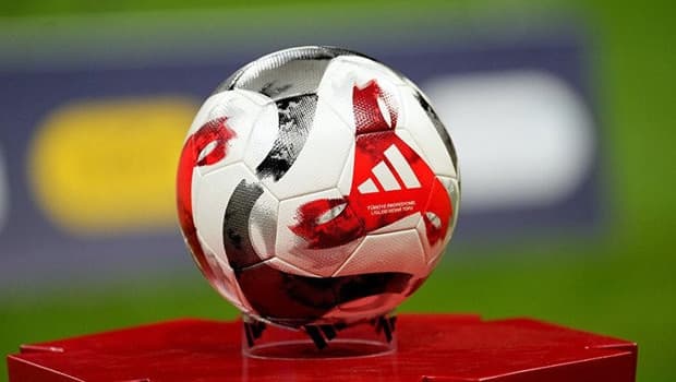 Süper Lig'de 5. hafta perde yarın açılıyor: Beşiktaş, Erzurumspor FK'yı ağırlayacak