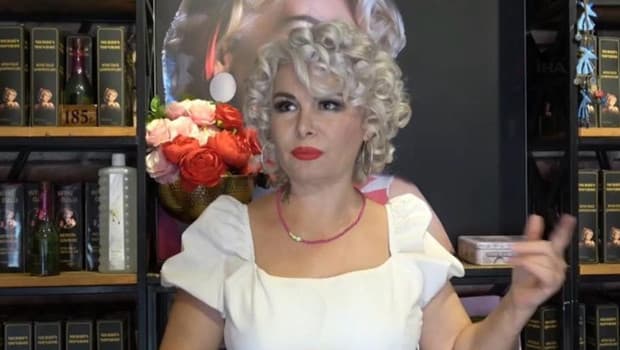 Sosyal medyada 15 Temmuz paylaşımları yapan Mardinli 'Marilyn Monroe' tutuklandı