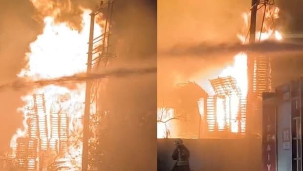 Manisa'da palet fabrikasında alevler yükseldi: İtfaiye ekipleri yangını söndürdü