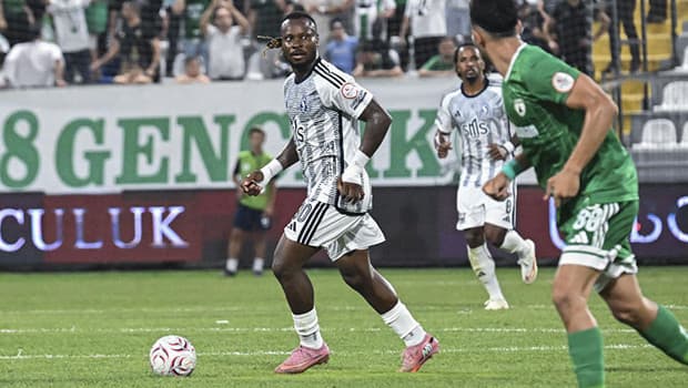 Sarıyer, sezona evinde galibiyetle başladı: Muğlaspor'u 2-0 geçti