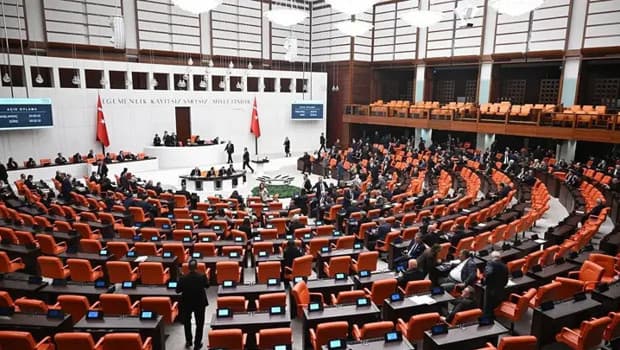 Meclis'te tarihi oturum... Terörsüz Türkiye Yasası TBMM Genel Kurulu'nda