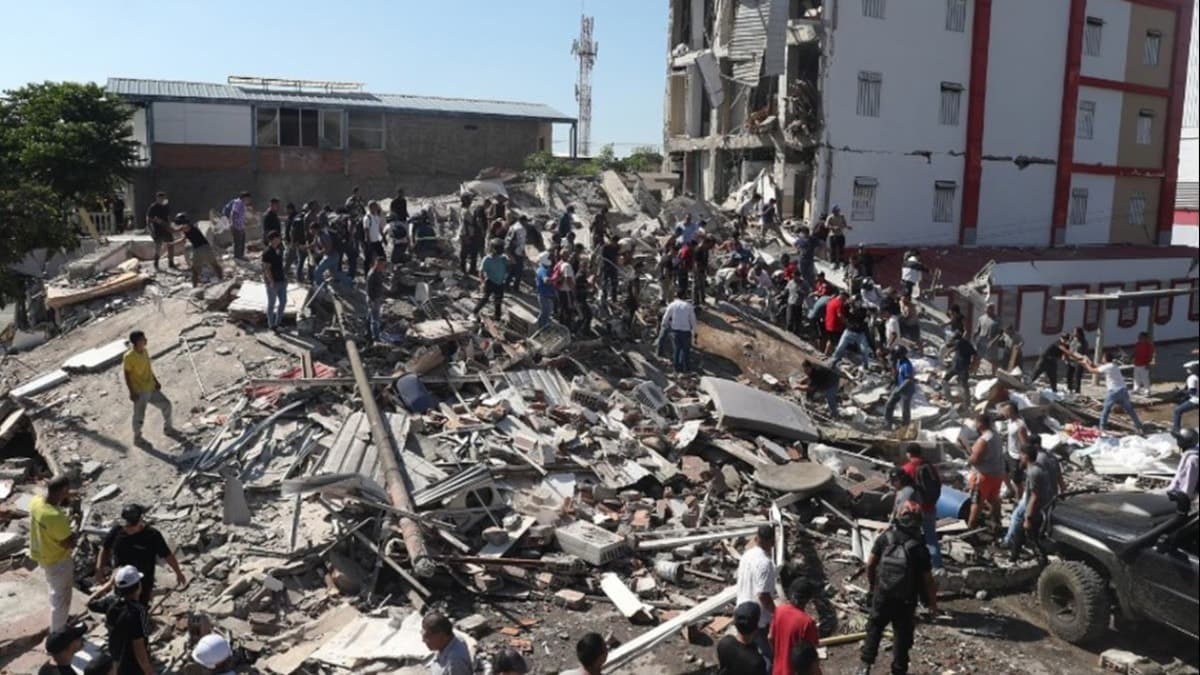 Kolombiya'yı 7,4'lük deprem vurdu: Can kaybı 132'ye yükseldi
