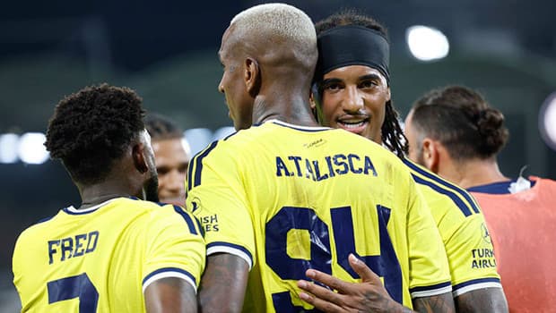Avrupa'da ezeli rekabet: Fenerbahçe, Galatasaray'ın Avrupa zaferlerine ortak oldu