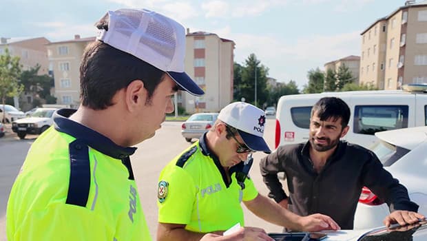 Erzurum'da düğün konvoyunda havalı korna çalan sürücüye ağır ceza