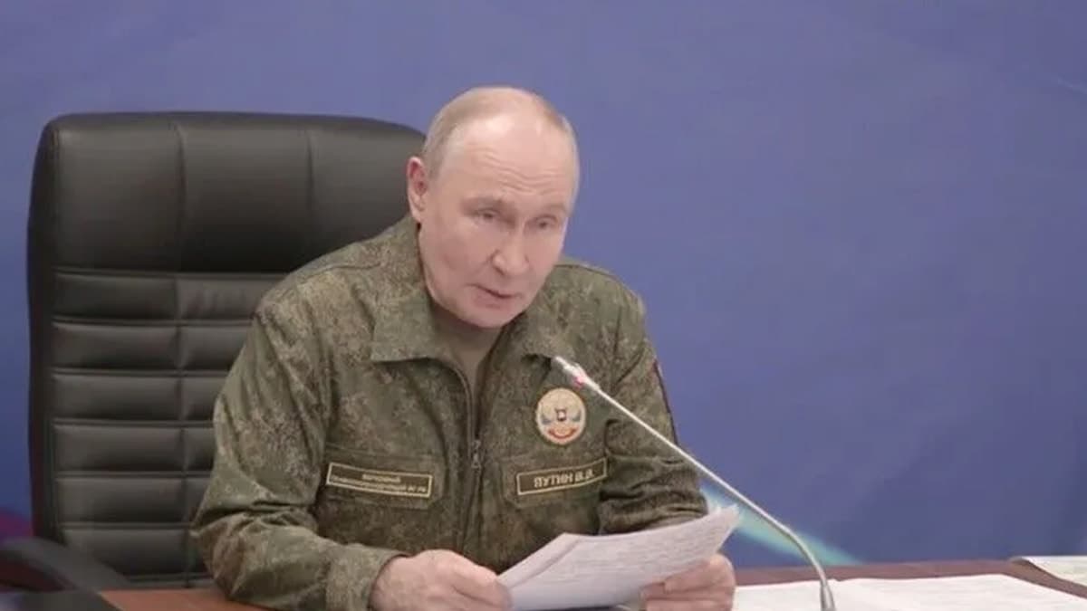 Putin kamuflaj üniformasıyla sahada: Avrupa'yı endişelendiren talimat