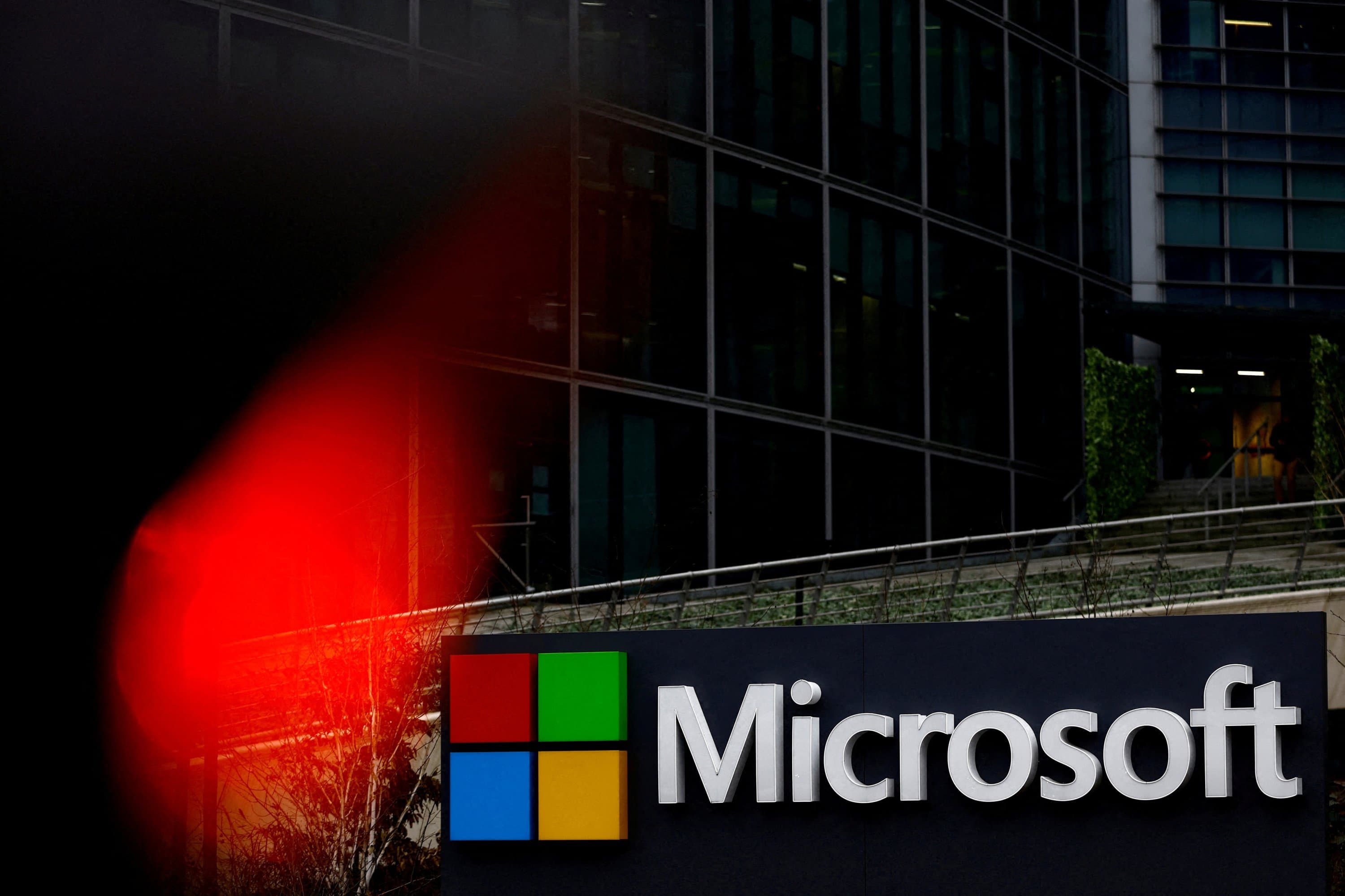 Microsoft, Çin'de geri adım atıyor: 5 yılda 15 şube kapandı