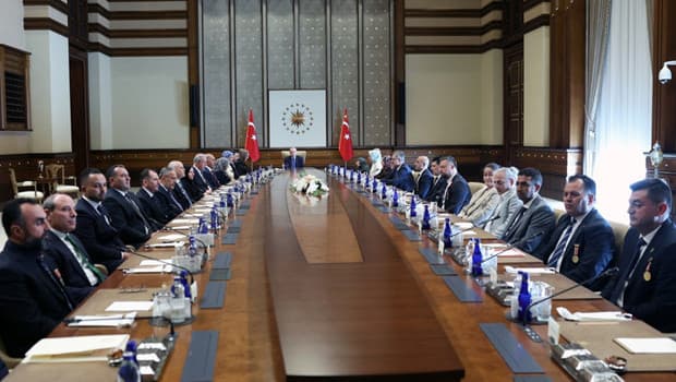 Erdoğan, şehit ailelerini Cumhurbaşkanlığı Külliyesi'nde ağırladı