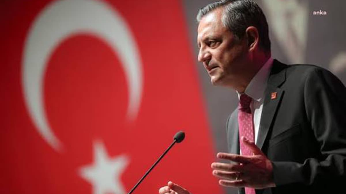 Spor yorumcusu Melih Meriç'e bıçaklı saldırı: Özgür Özel'den sert açıklama