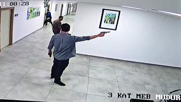 Kaymakamlıkta silahla dehşet saçan memurun cezası tebliğ edilemiyor