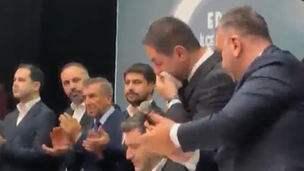 MHP'li Yücel Bulut, Erbaa kongresinde duygusal anlar yaşadı