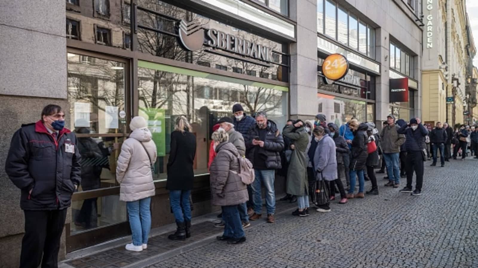 Vatandaşlar ATM'lere hücum etti: Bankalar alarm veriyor, hazine kayıpları büyüyor