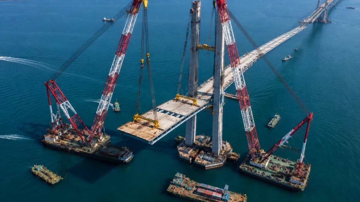 Dev ulaşım projesinde sona doğru: 2 bin tonluk çelik bloklar yerleştirildi, ortasından hızlı tren geçecek