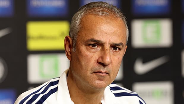 Fenerbahçe'de art arda gelen sonuçlar eleştirileri büyüttü