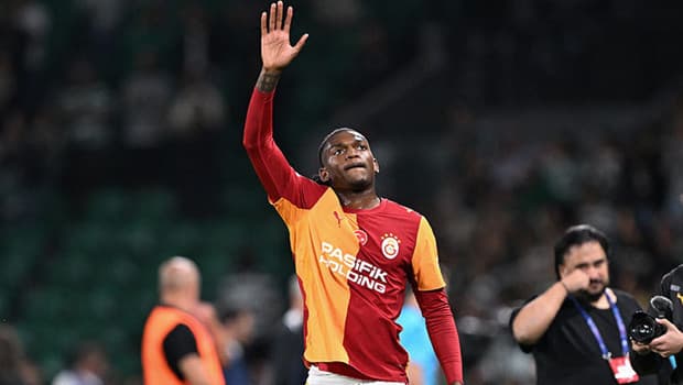 Sporting taraftarlarından Leao'ya soğuk duş! Altyapılarının yetiştirdiği yıldızı affedemediler