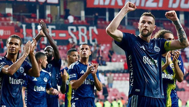 Fenerbahçe'nin Devler Ligi'ndeki Rakibi Roma: Fırtına gibi başlangıç, gözler zayıf noktalarda