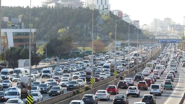 Gurbetçilere yabancı plakalı araçta yeni dönem: İki bakanlık düzenleme yaptı