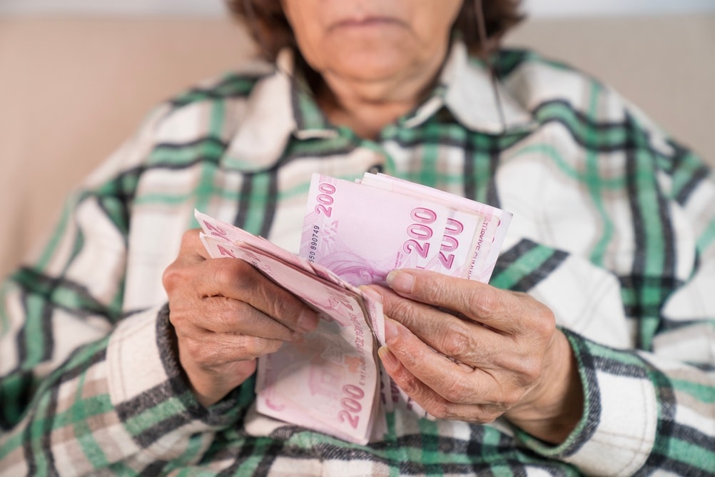 Emeklilere Temmuz Müjdesi: En Düşük Aylık 23 Bin 552 Liraya Yükseliyor