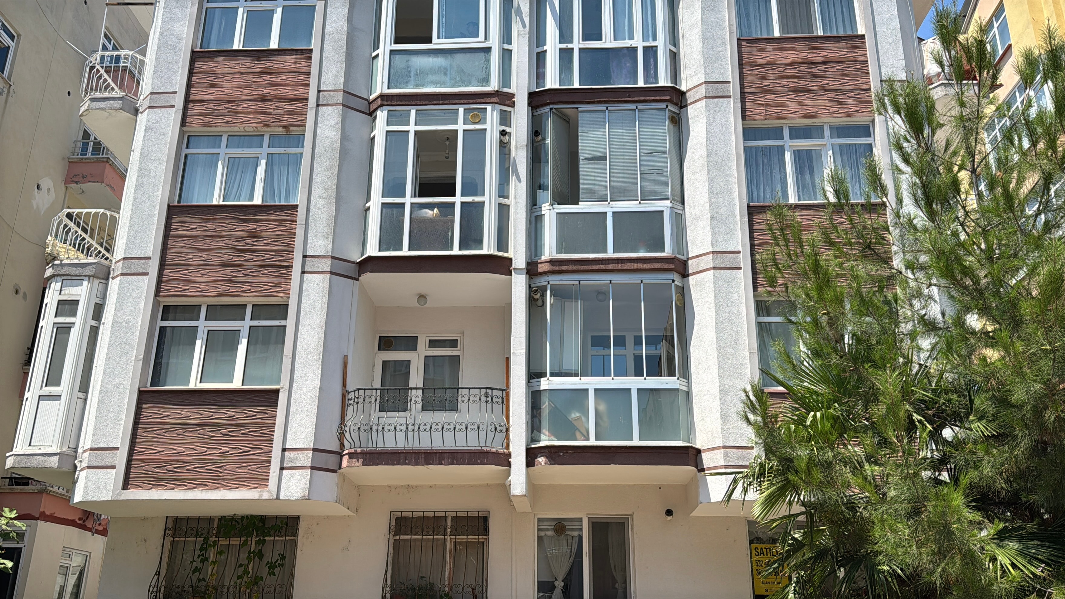 Kötü koku ihbarı dehşeti ortaya çıkardı: Zihinsel engelli kadın bir hafta ablasının cesediyle aynı evde kaldı